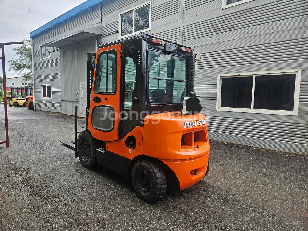 [중고지게차] 두산 D25S-5 2.5톤 디젤지게차 판매--3
