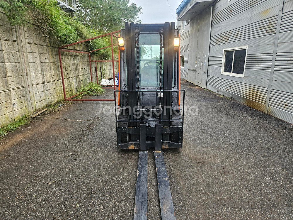 [중고지게차] 두산 D25S-5 2.5톤 디젤지게차 판매--5