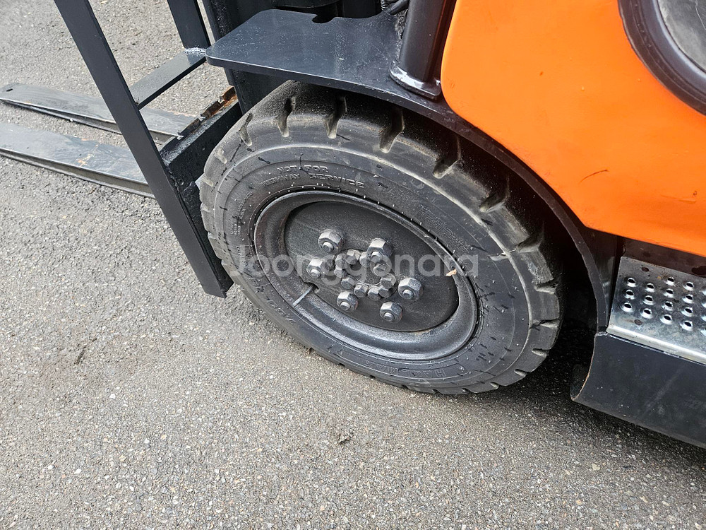 [중고지게차] 두산 D25S-5 2.5톤 디젤지게차 판매--7