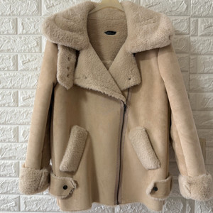 모던로브 무스탕 (베이지)