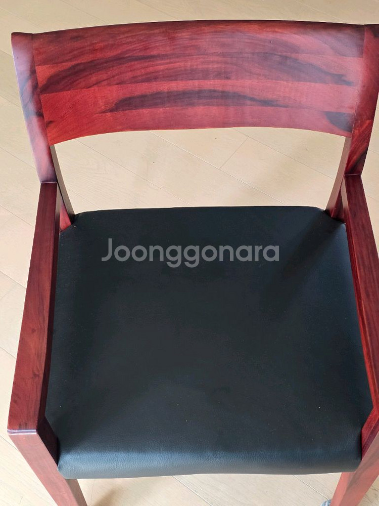 대양목재 원목의자. 2개 있어요.--1