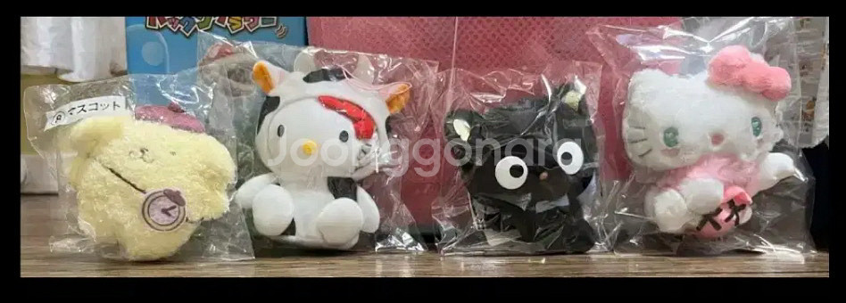 정품 산리오 헬로키티,초코캣,폼폼푸린 인형 키링 파우치--1