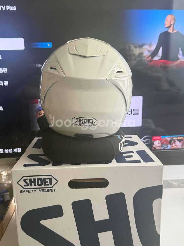 쇼에이 제이포스4 화이트(유광) L사이즈 팝니다.--2