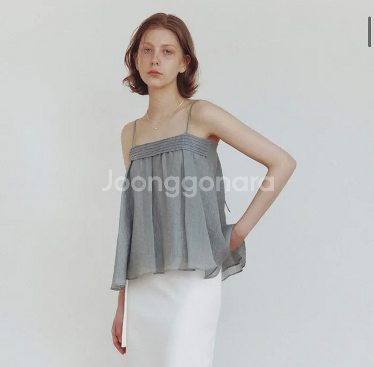 엘로주 프레리 핀턱 슬리브리스 민트 1회 착용--0