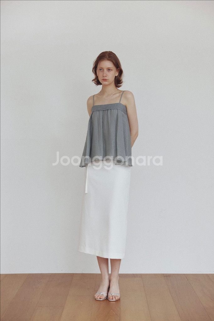 엘로주 프레리 핀턱 슬리브리스 민트 1회 착용--2