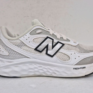 뉴발란스 여성 아리쉬 런닝화 240