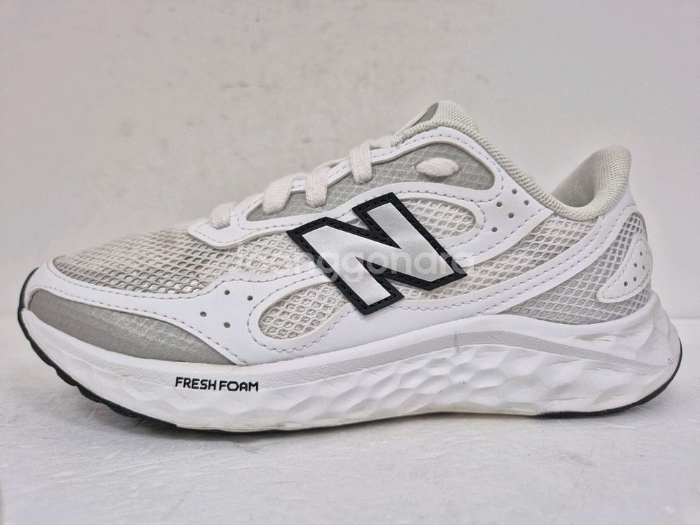 뉴발란스 여성 아리쉬 런닝화 240--1