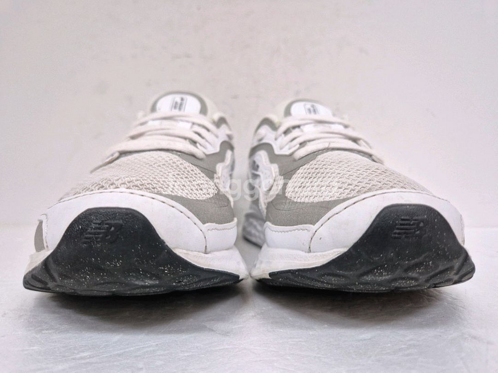 뉴발란스 여성 아리쉬 런닝화 240--3