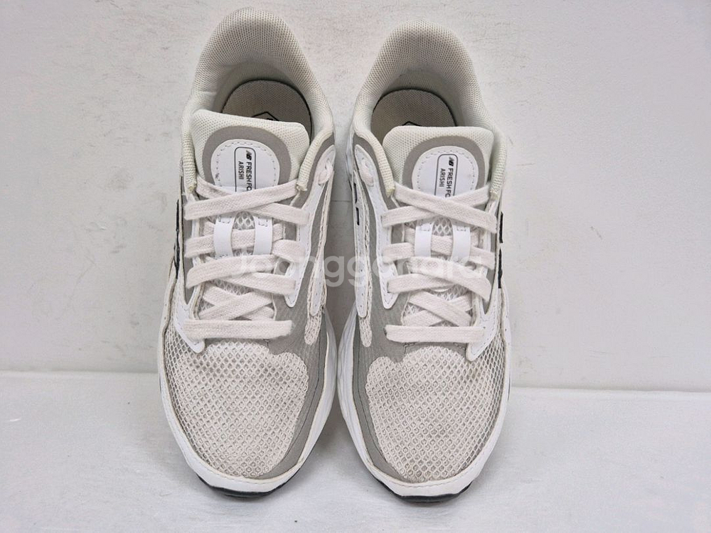 뉴발란스 여성 아리쉬 런닝화 240--2