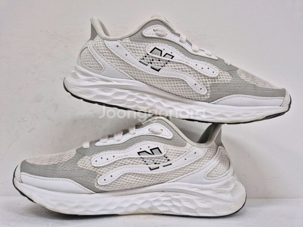 뉴발란스 여성 아리쉬 런닝화 240--4