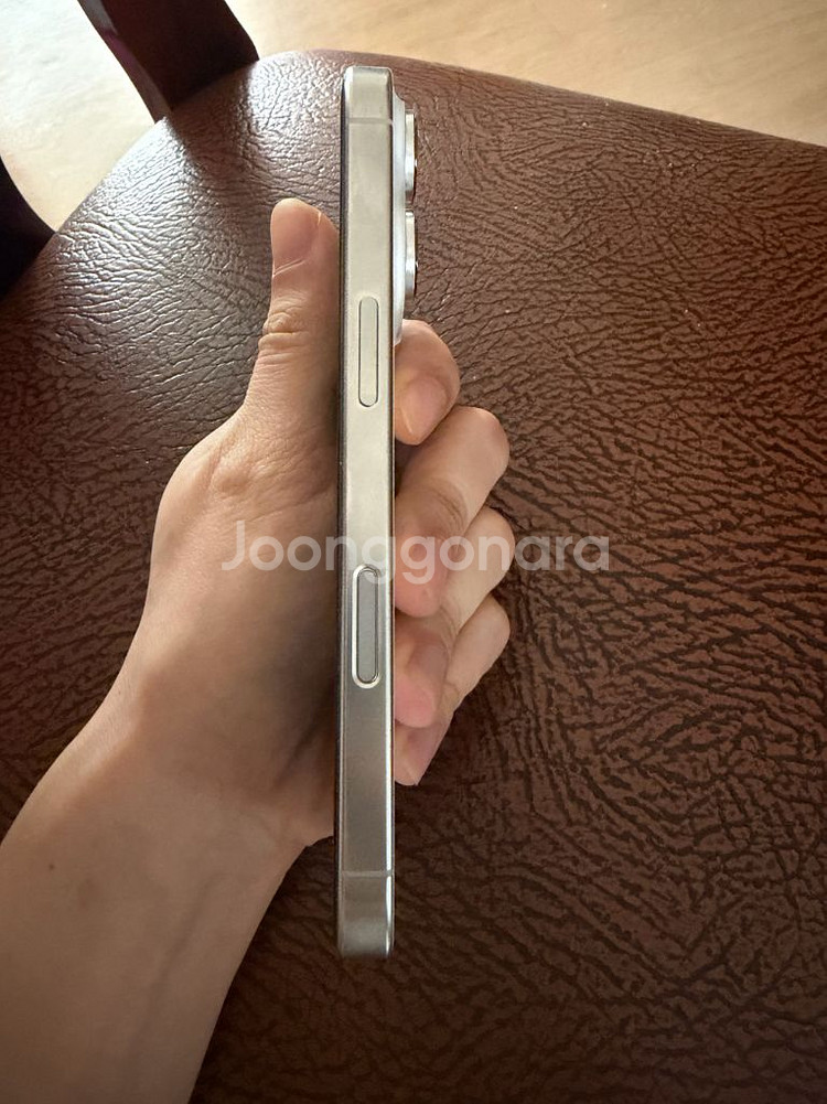 아이폰 16프로 256GB 팝니다--3