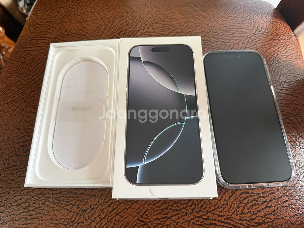 아이폰 16프로 256GB 팝니다--7