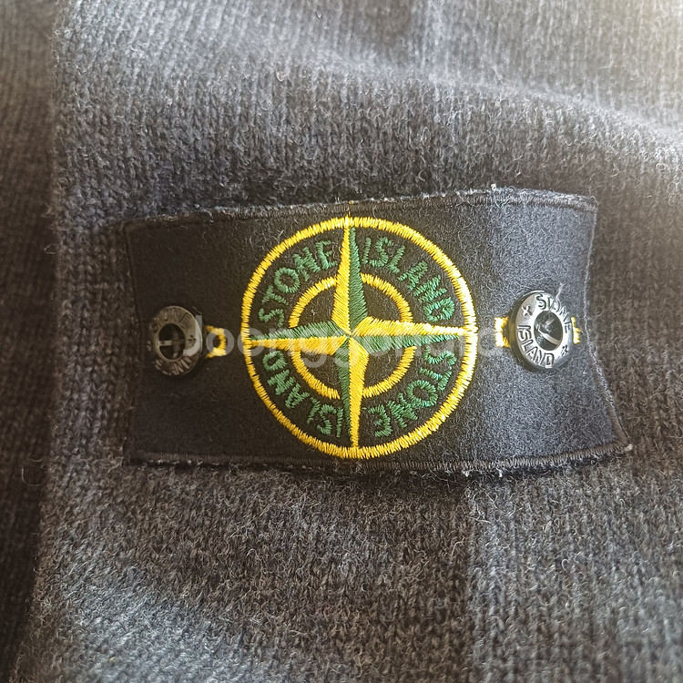 스톤아일랜드 와펜패치 니트--3