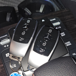 벤츠 GLE400d 스마트키 2개 제작 + 자동문 열림 기능 추가