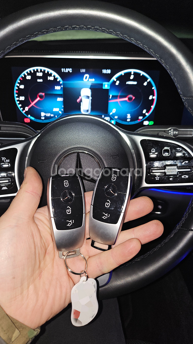 벤츠 GLE400d 스마트키 2개 제작 + 자동문 열림 기능 추가--2