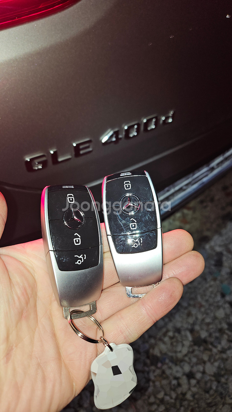 벤츠 GLE400d 스마트키 2개 제작 + 자동문 열림 기능 추가--4
