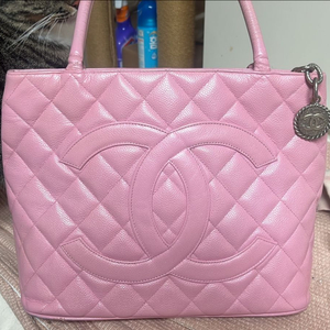 샤넬 캐비어 퀼팅 핸드백 메달리온 코인 핑크)오늘만 할인
