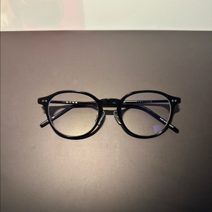 정말 가벼운 금자안경 KC-78(BK) 팝니다.