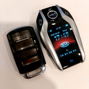 쏘렌토 17년식, 기아 로고 포함 LCD 스마트키로 업그레이드