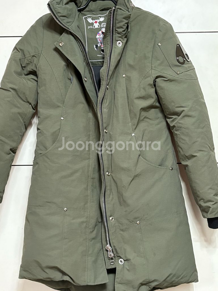 무스너클 카키색 여성 패딩 s--0