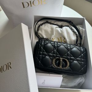 디올 카로백 미디움 블랙 은장 한정판