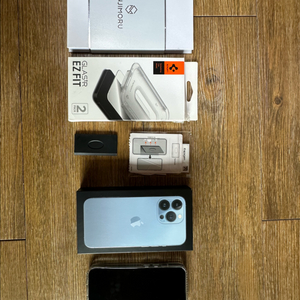 아이폰 13프로 128기가 시에라블루 색상 S급 판매합니다.