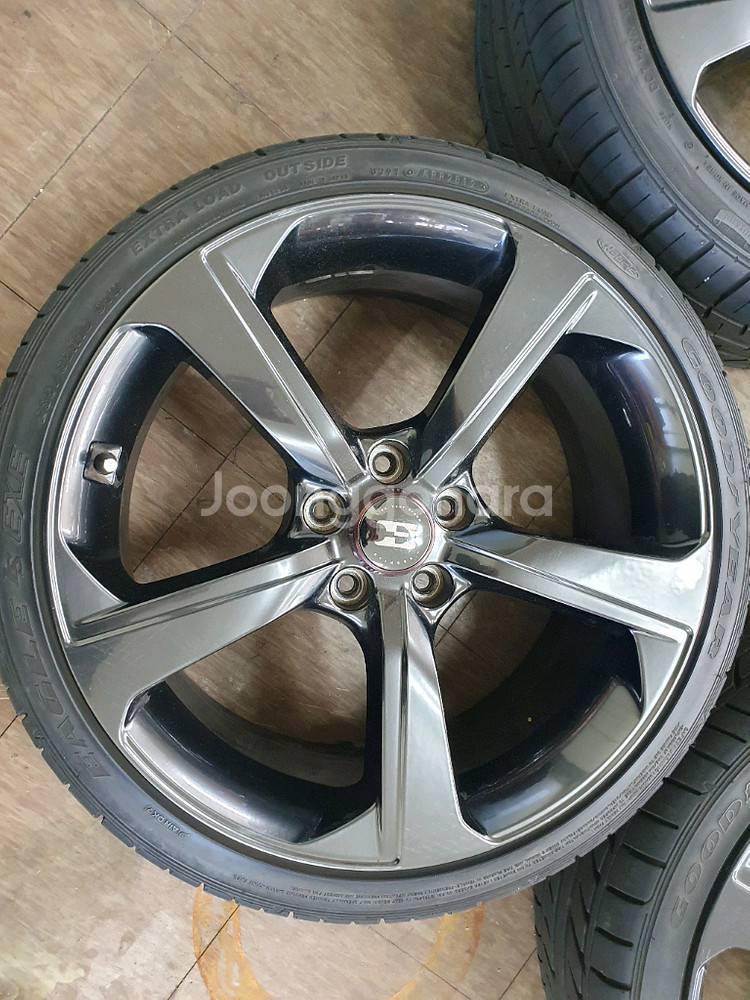 제네시스 19인치 5스포크휠 판매합니다--1