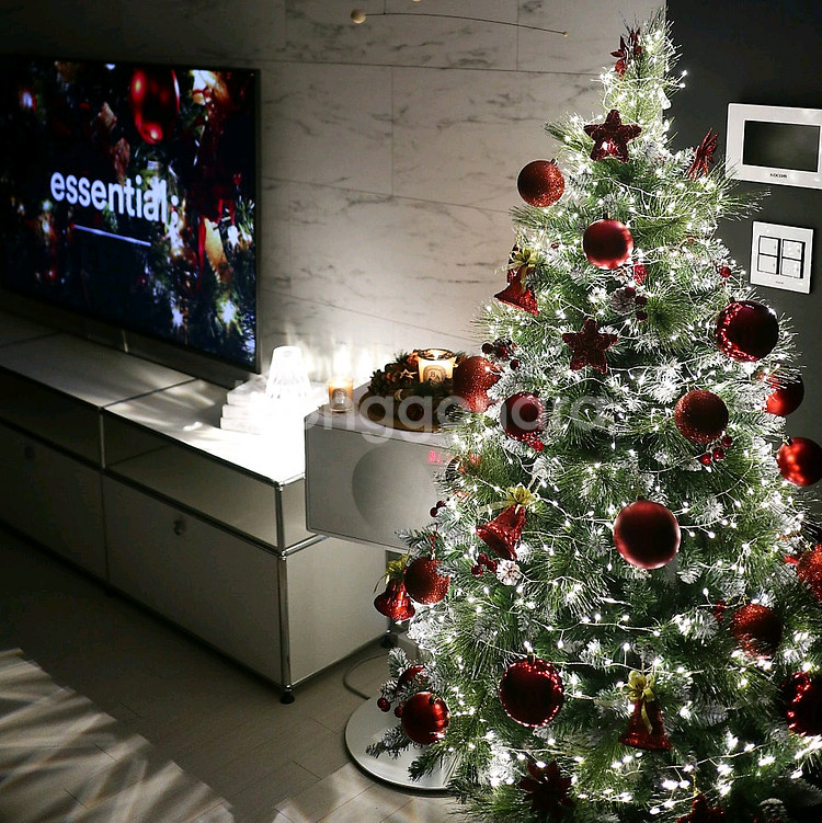 눈꽃트리 150~160cm+지네전구 5ea 판매합니다--2