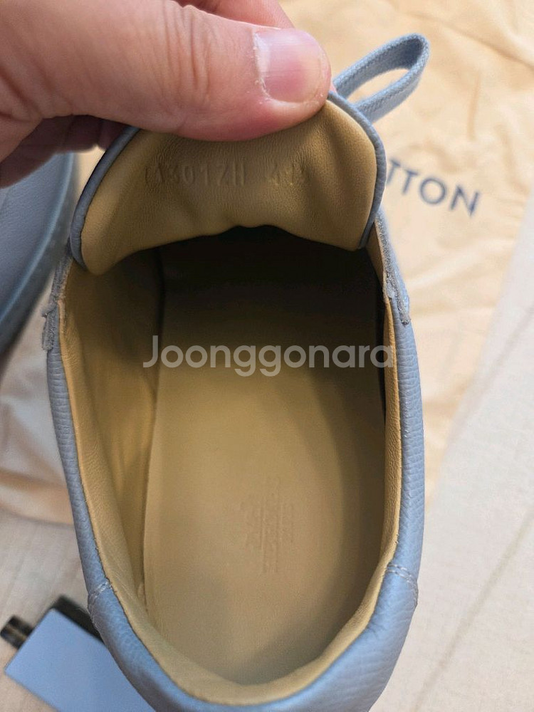 에르메스 부메랑 스니커즈 41.5--3