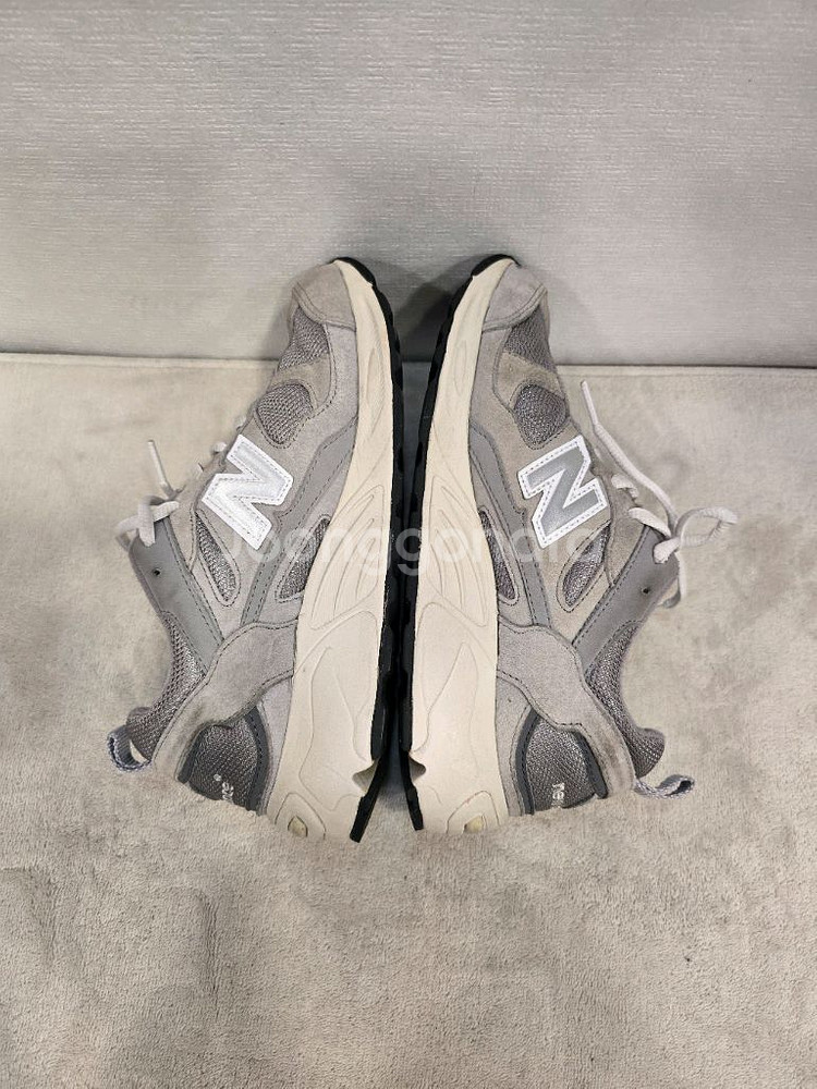 뉴발란스 878 그레이 스웨이드 운동화 235--4