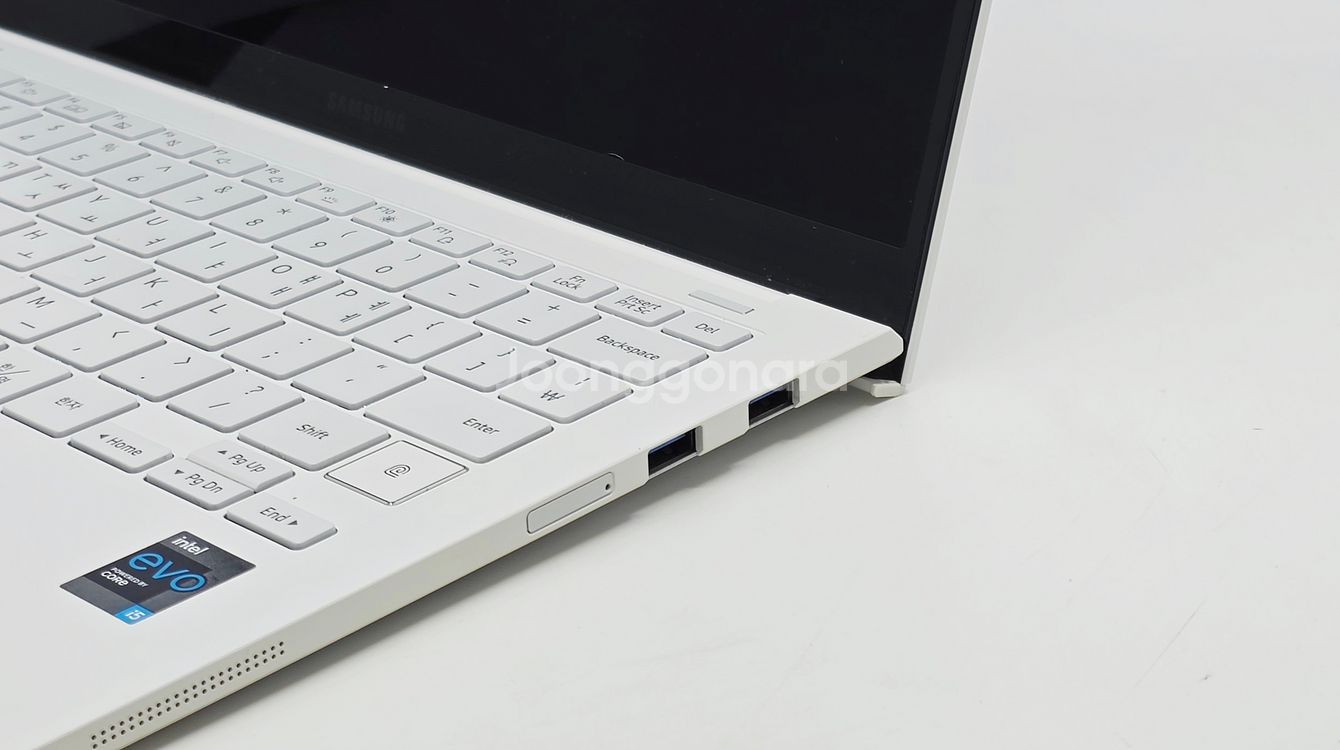 삼성 갤럭시북 이온2 13인치 i5 NT930XDA-KC58W--4