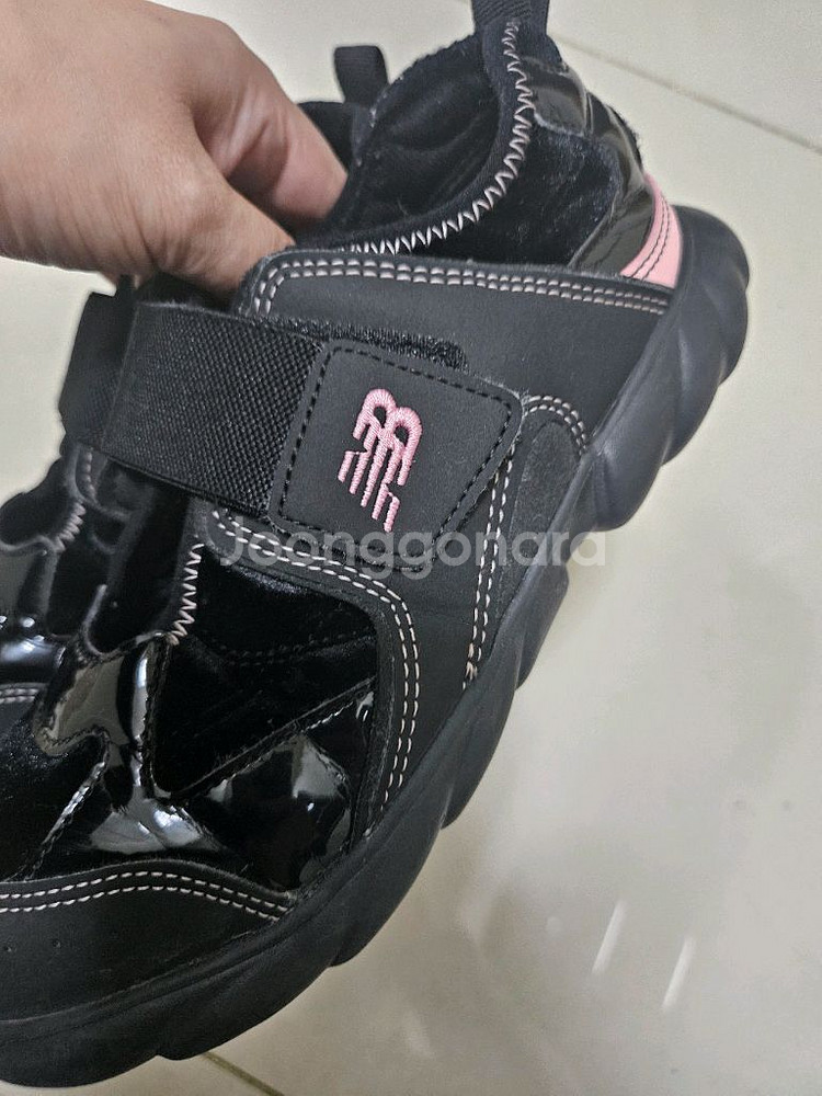 뉴발란스 키즈 벨벳 프리들 블랙핑크 230--2