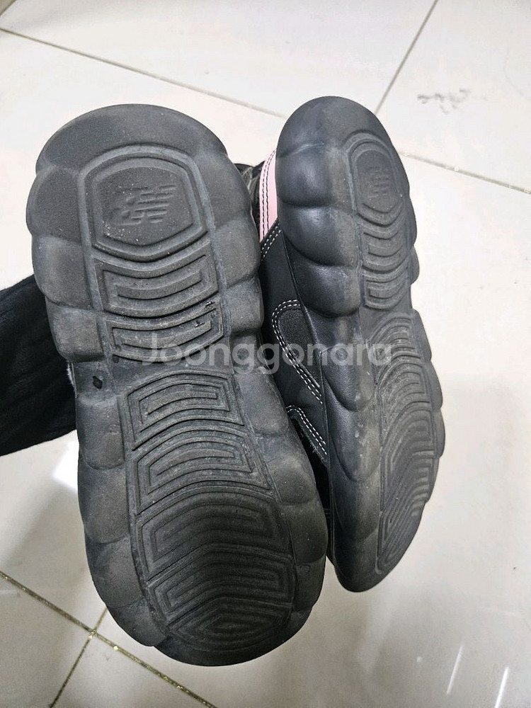 뉴발란스 키즈 벨벳 프리들 블랙핑크 230--4