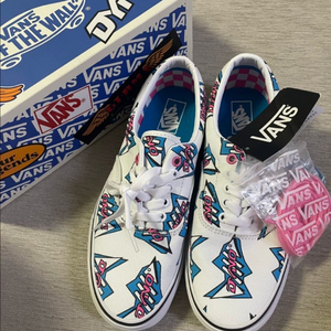 [새상품 260]반스x아워레전드 에라 디노 화이트 스니커즈