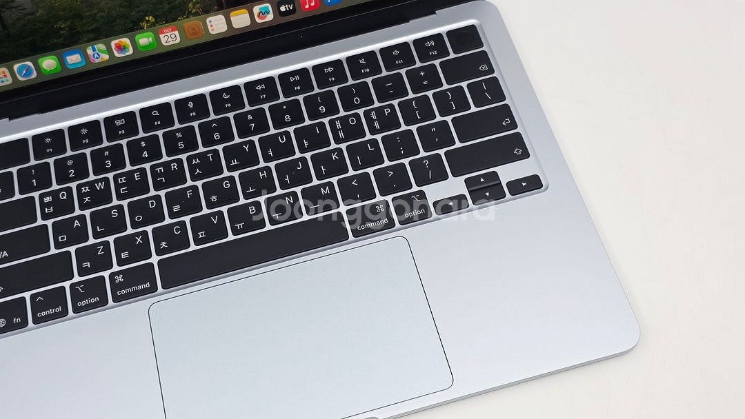 맥북에어13 M4 16GB 256GB 스카이블루 풀박스 중고 배터리효율 100%--1