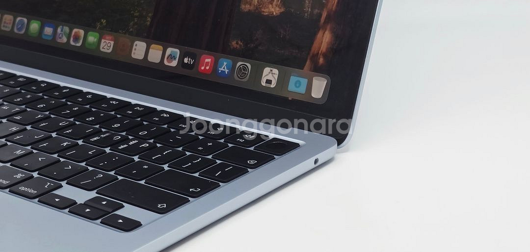 맥북에어13 M4 16GB 256GB 스카이블루 풀박스 중고 배터리효율 100%--4