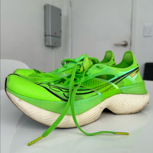 써코니 엔돌핀 엘리트 러닝화