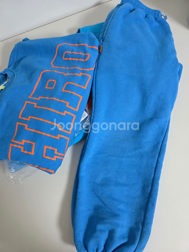 히로 블랭크 스웨트셔츠 150 조거팬츠140 퀼팅자켓 겨깔 블루 140( 비니 새제품증정)4종세트--4