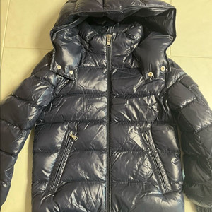 몽클레르 키즈 마야 사이즈 6y, 8y 네이비 판매합니다.