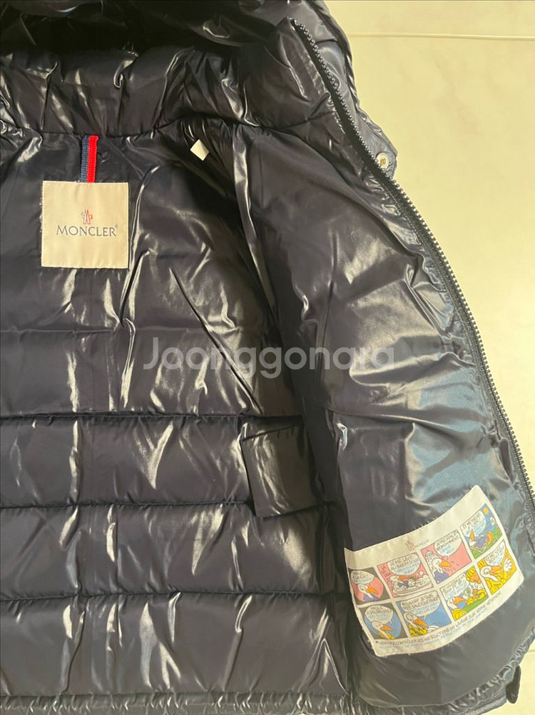 몽클레르 키즈 마야 사이즈 6y, 8y 네이비 판매합니다.--3