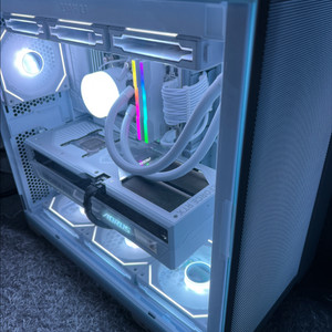 9800x3d X870 5090 ice 리안리 거의 새것