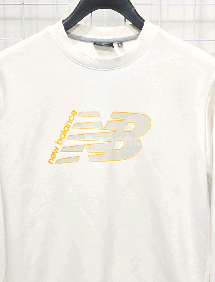 뉴발란스 빅로고 맨투맨--4