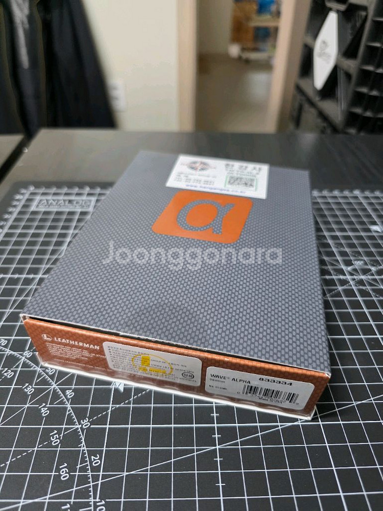 레더맨 웨이브 알파 멀티툴 팝니다.--0