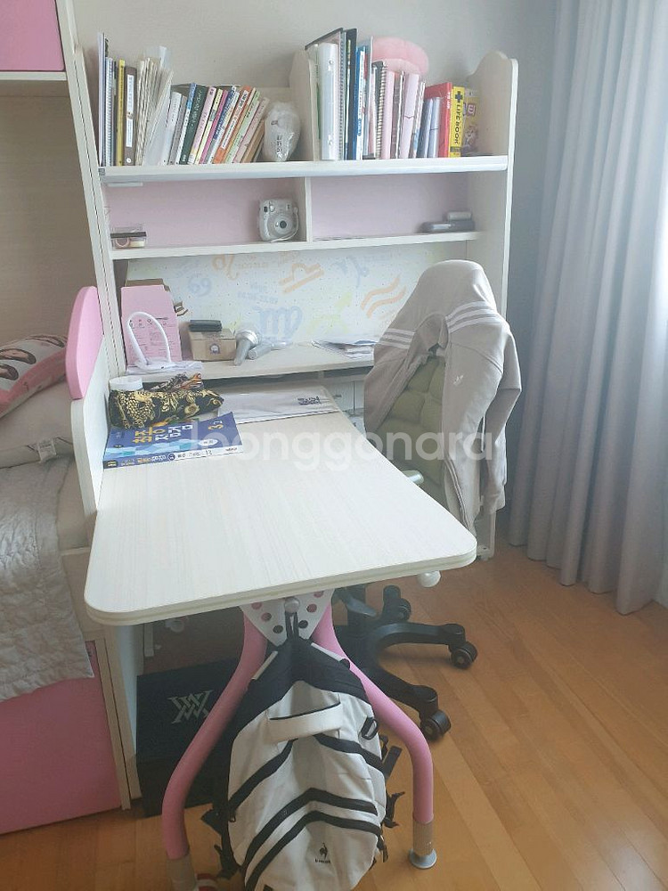 일룸 어린이 책상 총 3만원--0