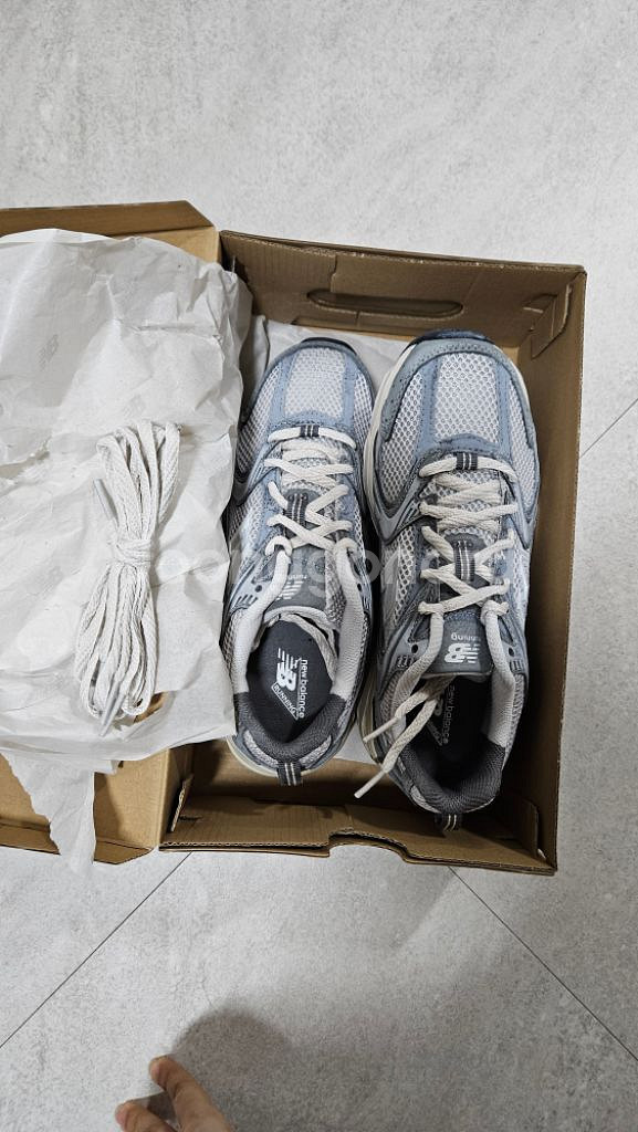 뉴발란스 530 스니커즈 남녀공용 MR530TG 240--1