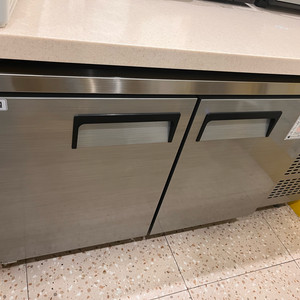 유니크 대성 업소용 테이블 냉동고/냉장고 각 1대씩