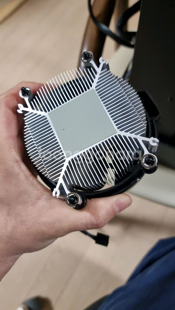 커스텀 PC 본체 (AMD 라이젠, 라데온 XFX) 6700XT (RTX3070급)--4