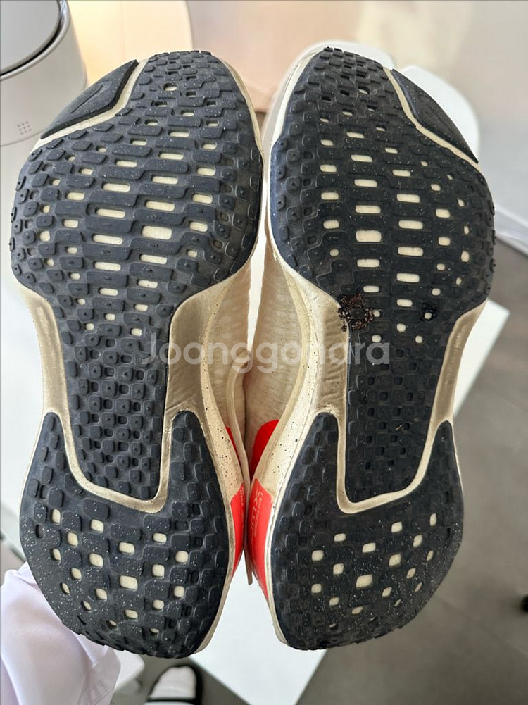 나이키 인빈서블 러닝화 팝니다!--1