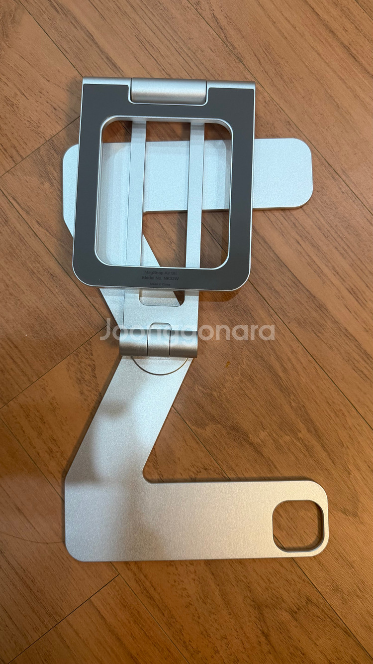 니케 마그네틱 거치대 맥스냅 에어 SE (아이패드 프로 M4 13인치)--2