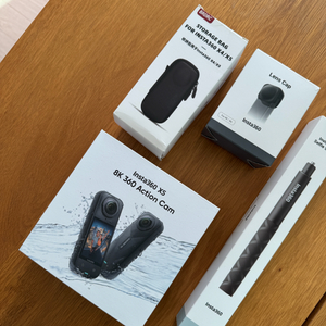 인스타360 x5 세트 - 본체 스틱 렌즈캡 케이스